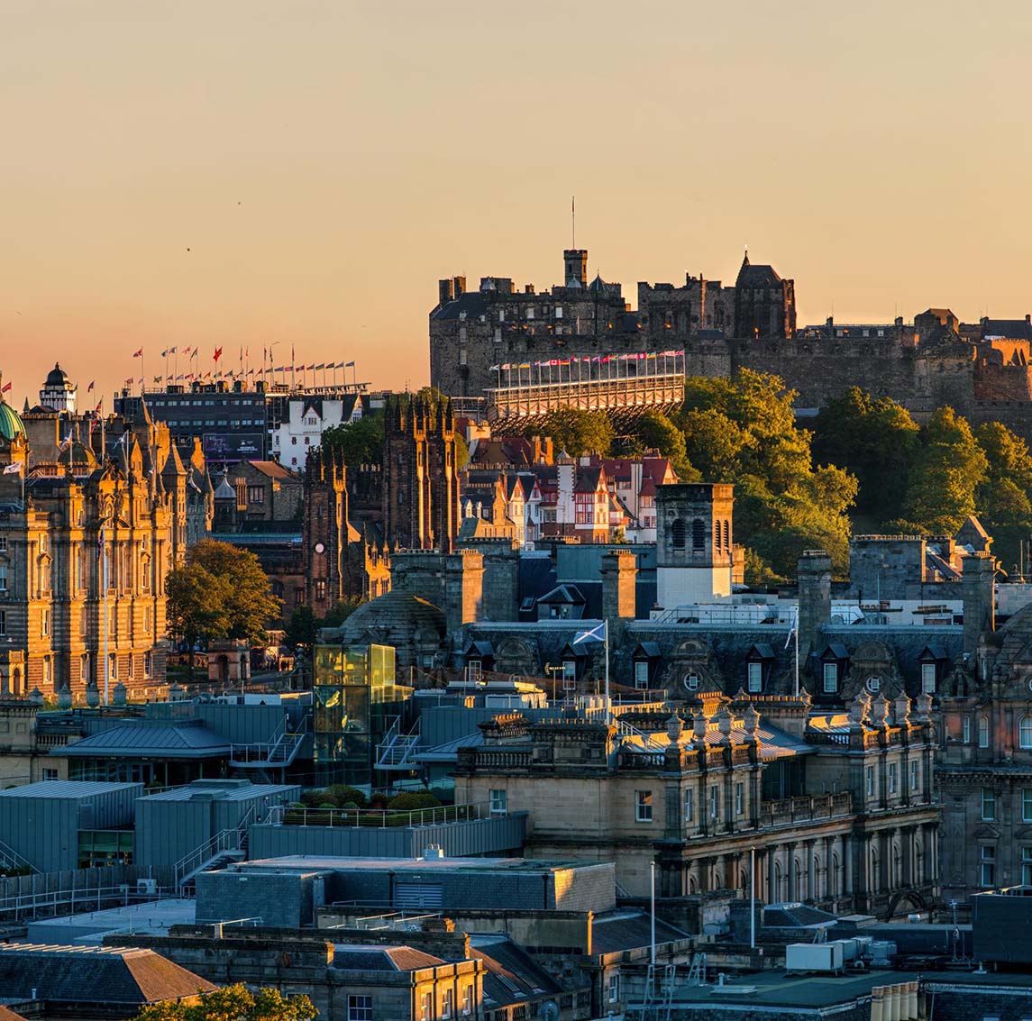 Embarking on Effortless Travel: Mastering Flights to Edinburgh